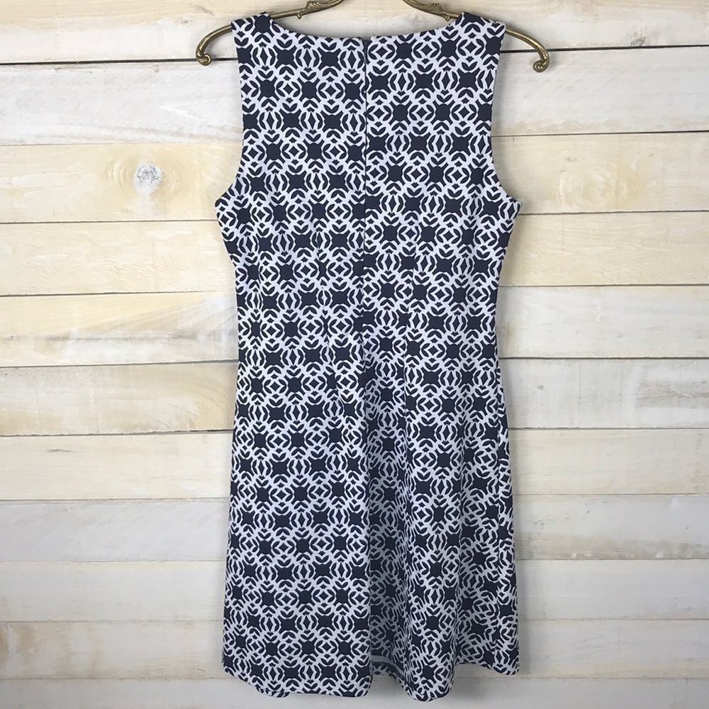 The Limited Printed Fit and Flare Dress Size 2 - Picture 4 of 5